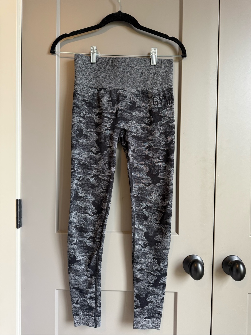 Gymshark Adapt Camo Seamless Leggings Black Grey Marl Scrunch Booty Small
